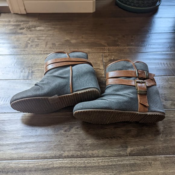 2 pairs Aldo wedge ankle boots - Picture 2 of 4